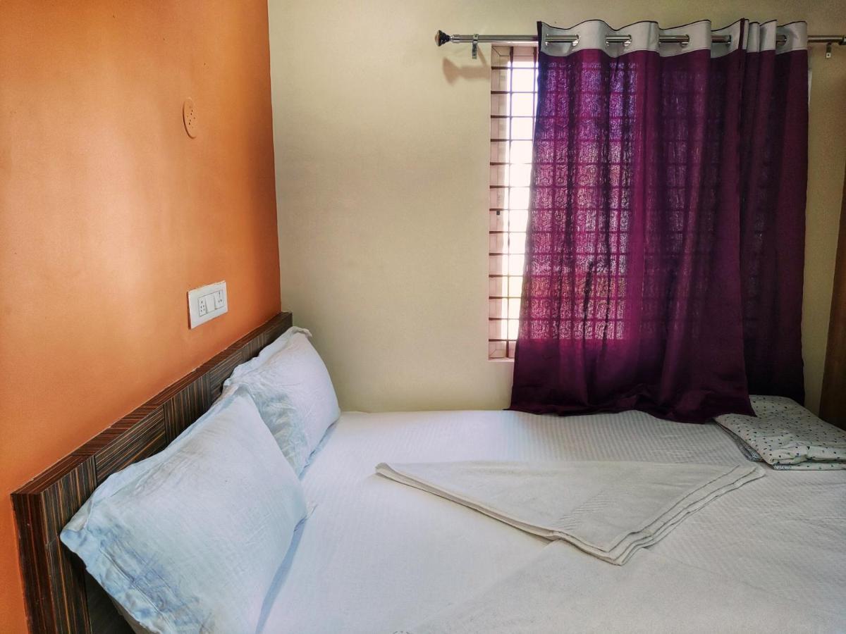 Vijayanagara Home Stay Hampi Exteriör bild