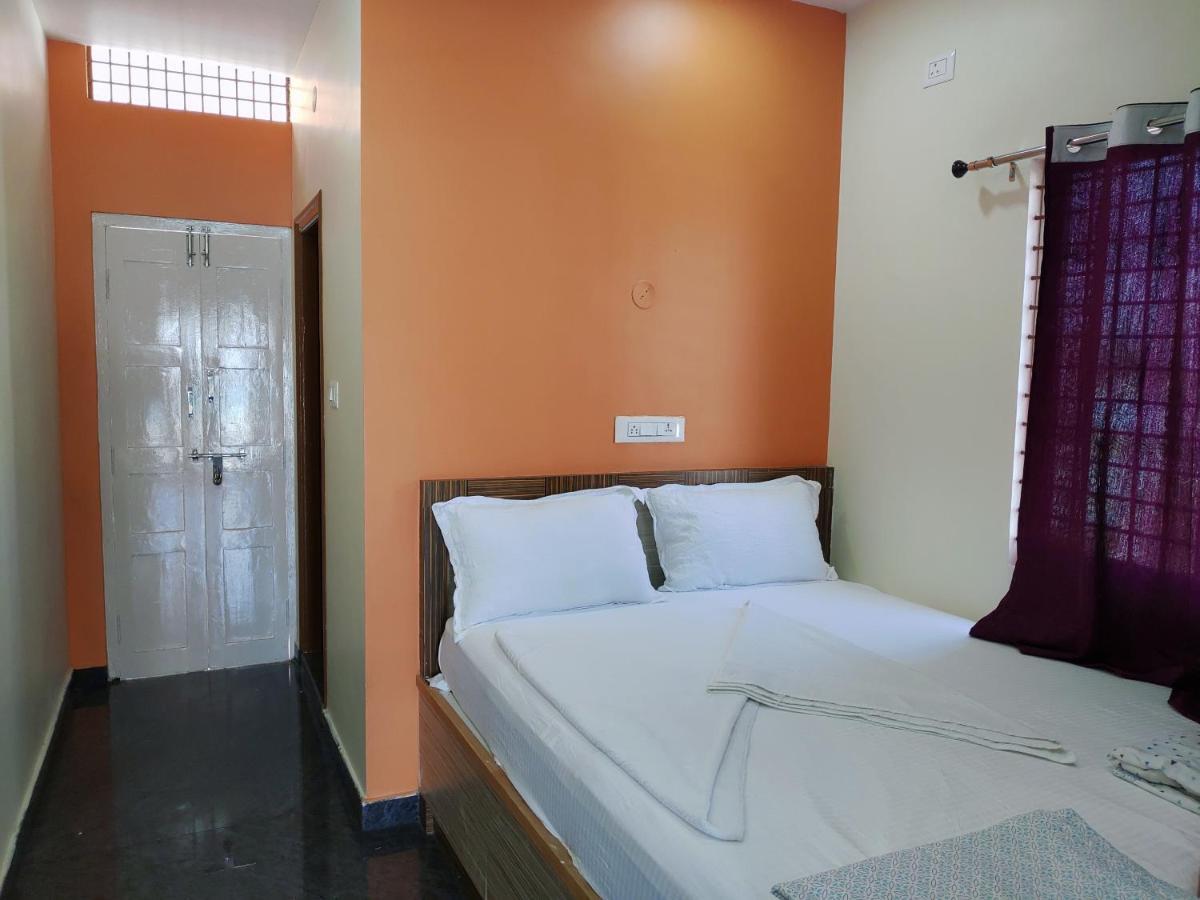 Vijayanagara Home Stay Hampi Exteriör bild