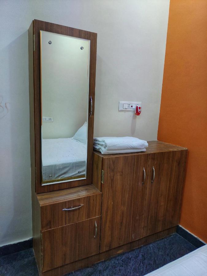Vijayanagara Home Stay Hampi Exteriör bild
